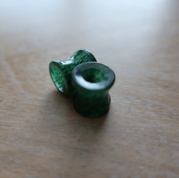 New! Dark green aventurine double flared crystal tunnel plugs 8mm or 0g - Picture 1 of 4